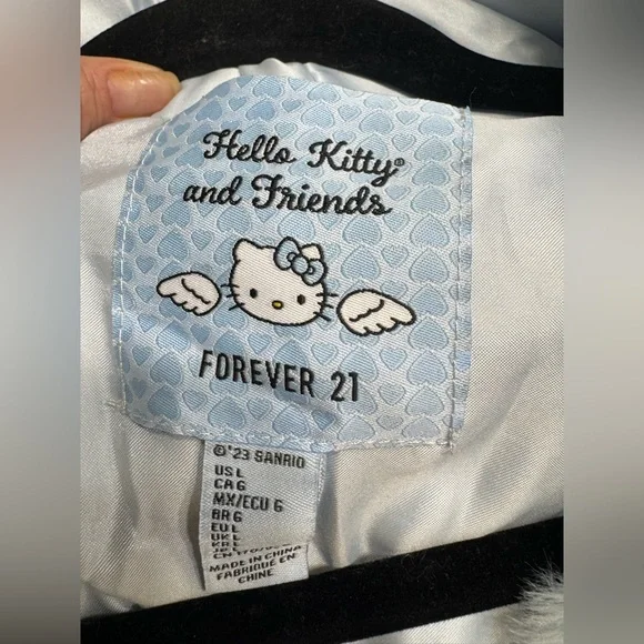 Forever 21/Hello Kitty and Friends Baby Blue Faux Fur Jacket L - Picture 3 of 12